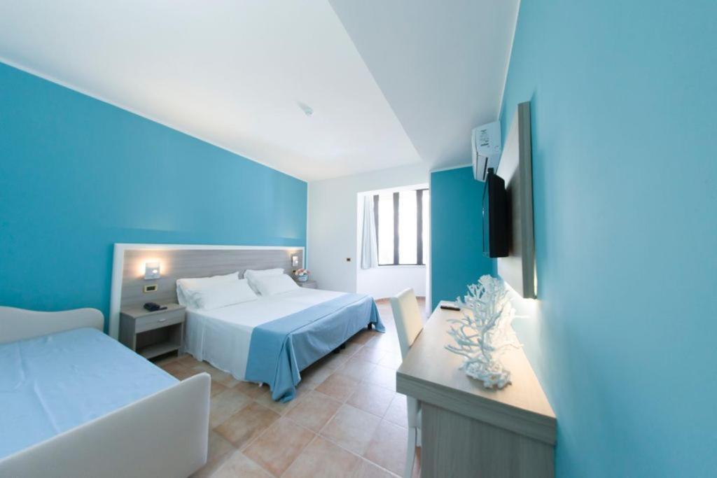 Costa Degli Dei Resort Capo Vaticano Exterior photo